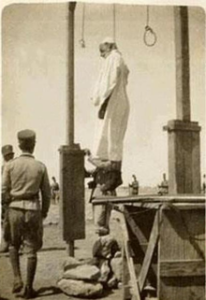 220px-Omar_Mukhtar_Execution-إعدام_عمر_المختار(1)
