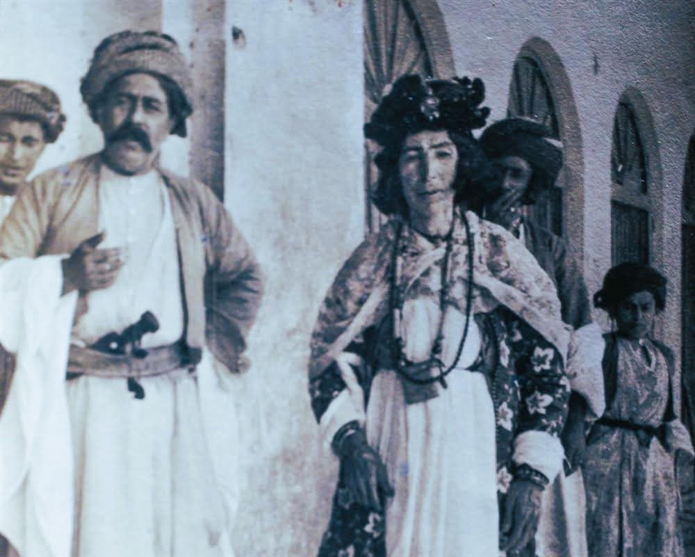 لە بەڵگەنامەکانی ئەرشیفی نیشتمانیی بەریتانیاوە
